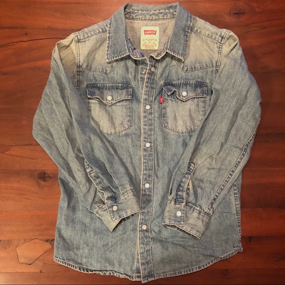 Levi’s | 3/4 Sleeve Denim Pearl Button Down